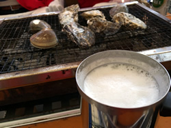 牡蠣小屋でお酒と牡蠣三昧